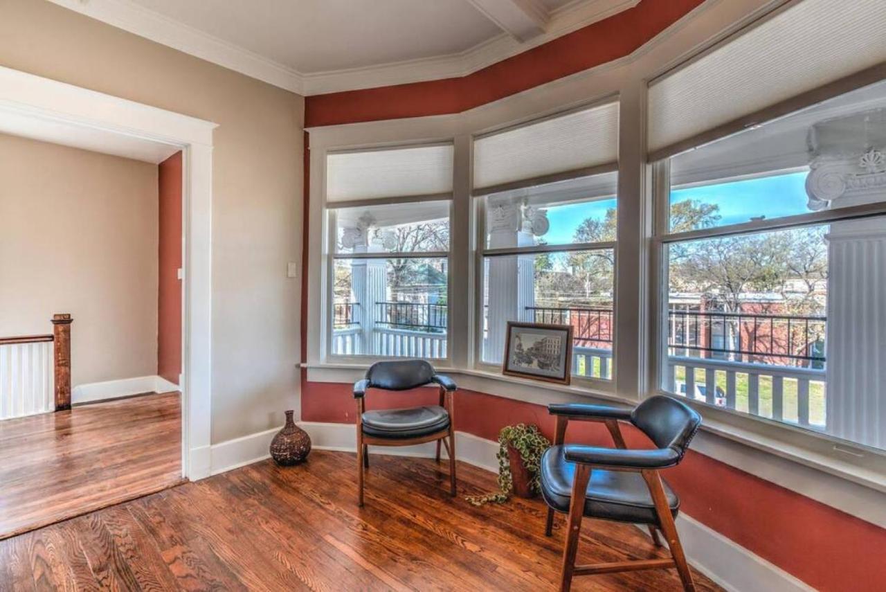 Classic Woodwork And Details In 1912 Colonial *