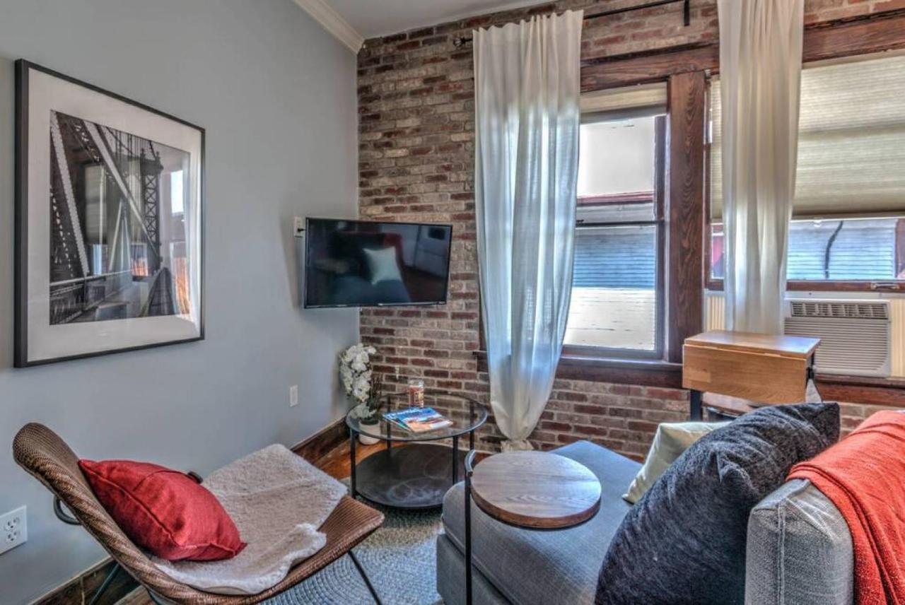 Apartment Classic Woodwork And Details In 1912 Colonial *